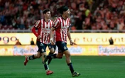 Con las uñas, Chivas entra a la zona de play-in; derrota 1-0 al Puebla   
