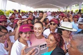 “Alguien se quiso pasar de vivo en la compra de medicinas”: Sheinbaum   