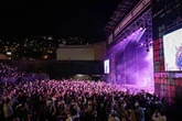 Turistas y habitantes de Guanajuato gozan de una fiesta paralela al festival   