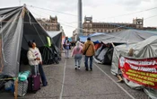 Mantiene la CNTE plantón en el Zócalo   