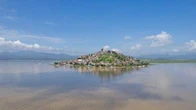 Michoacán recupera 53 manantiales en el lago de Pátzcuaro en un año: Bedolla   