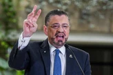 El mandatario de Costa Rica critica a la Corte por pedir que le retiren el fuero   