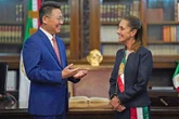 Julio Hernández López: Astillero   