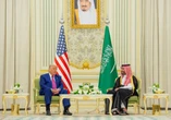 Trump retira penalizaciones a Siria y firma acuerdo con Arabia Saudita   