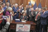 El triunfo legislativo de Trump: regalo a ricos, robo a pobres y ataque a migrantes   