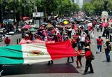 Marcha la CNTE y toma el Zócalo   