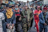 Grupo de militares se une a protestas en contra del presidente de Madagascar   