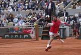 Novak Djokovic arranca con tesón su camino en el Abierto de Francia   