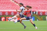 Licha Cervantes rescata empate para las Chivas   