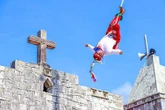 Voladores se reúnen en Cuetzalan para compartir sus experiencias   