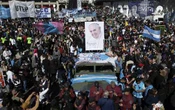 Argentinos despiden a Francisco en la emblemática Plaza de Mayo   