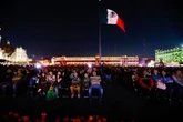 Cronos, ópera prima de Guillermo del Toro, estrena megaofrenda en el Zócalo