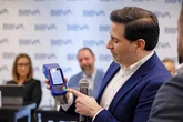 Convierte BBVA los celulares en terminales punto de venta móviles   