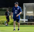 Piojo Herrera se solidariza con migrantes   