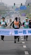 China realiza la primera media maratón entre robots humanoides   