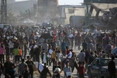 Soldados israelíes asesinaron a 10 palestinos hambrientos   