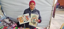 Preocupada por  su preservación, artista reproduce códices antiguos   