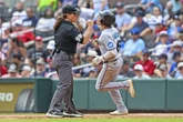 Pawol rompe barrera de género y canta su primer out en la MLB   