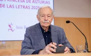 Eduardo Mendoza recibe el premio Princesa de Asturias de las Letras   