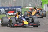 Arriesgada maniobra da a Verstappen el triunfo   