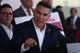 Alito libra una petición de desafuero; llega otra   