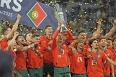 CR7 celebra tercer cetro con Portugal; ganan la Liga de Naciones   