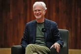 “Me identifico mucho con Mark Twain por su sentido del humor”: John Adams   