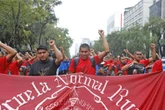 “No volverán a engañarnos”, advierten familiares en la marcha por caso Ayotzinapa   