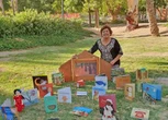 Con lecturas y kamishibai, promotora cultural siembra esperanza entre los migrantes   