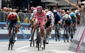 Del Toro aguanta jornada de ataques y fugas en el Giro   