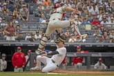 Yanquis vencen 4-3 a Filis; McMahon luce en el bate   