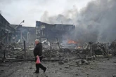 Zelensky reitera a aliados que protejan su espacio aéreo; ofensiva rusa deja 4 muertos