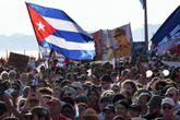Redobla Trump sanciones contra Cuba; amenaza con tomar la isla   