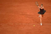 Sabalenka deja fuera a Osaka  y avanza en Roland Garros   