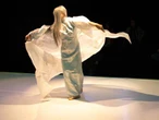 Luna de Shanghái, coreografía que invita a posar la mirada y observar con calma    