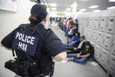 Con Trump, se duplican muertes de migrantes en centros de detención   