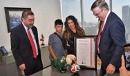 Entrega Ebrard registro de marca   