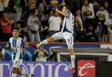 Pachuca aprovecha su localía y toma ventaja sobre Pumas   
