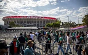 El histórico estadio Azteca, sitiado por problemas viales y de logística   