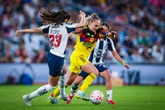 Consiguen Rayadas ligera ventaja frente a las Águilas   