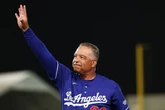 Dodgers vencen 9-3 a Atléticos; Dave Roberts alcanza mil victorias    