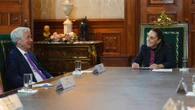 Sheinbaum conversa con director de J. P. Morgan   