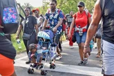 Migrantes en caravana piden documentos de tránsito   