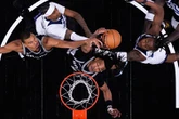 Los Spurs retornan a una final de conferencia tras nueve años   