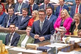 Dimite el primer ministro de Reino Unido; sucesor asumirá en tres meses    