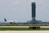 Acuerdo con Washington para fortalecer tráfico aéreo   