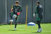 Rotar o afianzar al equipo, el dilema del Vasco ante Chequia   