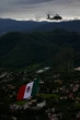 Demostraciones aéreas del Ejército engalanan los partidos de México   