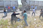 Detienen a nueve ex trabajadores de AHMSA por bloquear carretera   