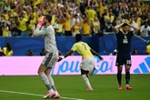 Vinícius guía goleada de Brasil, que termina en la cima del Grupo C   